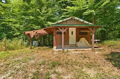 Hunting Land with Cabin and Forest Access