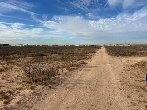 Unrestricted Land in Midland, Texas