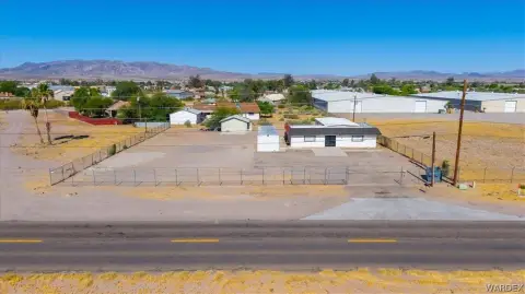 Flex Property with Yard Space