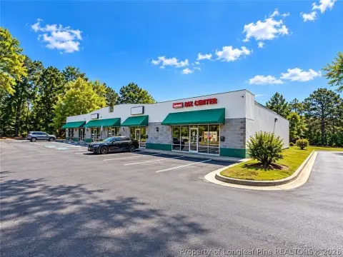 Retail Suite in Multi-Tenant Center