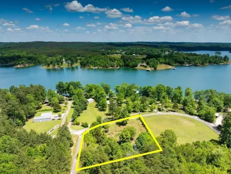 Scenic Homesite Near Lakeside Community
