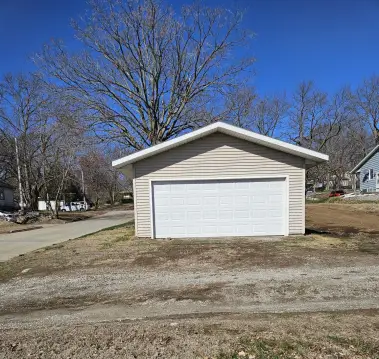 Residential Lot with Garage
