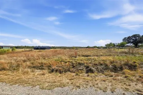 Spacious Land Parcel in Weatherford