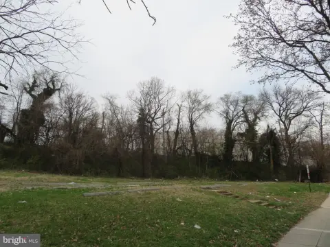 Residential Land in Washington Highlands