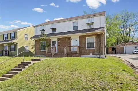 Duplex in Marguerite Heights