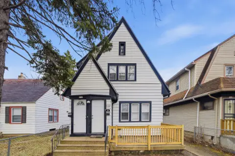 Updated Duplex in Roosevelt Grove