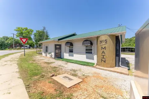 Highway Commercial Property, Mammoth Spring