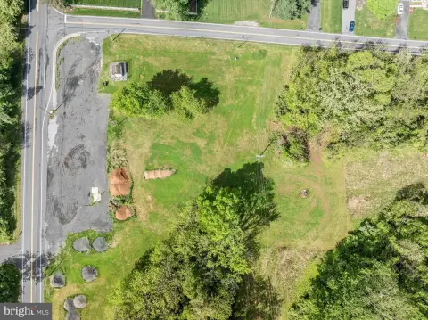 Versatile Land Parcel in Jefferson