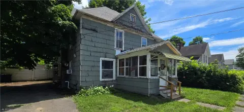 Duplex With Garage In Elmira