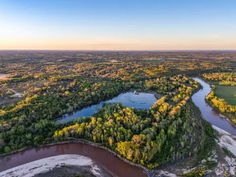 303 Acres Riverfront Hunting Property