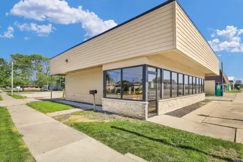 Freestanding Commercial Building on Century Blvd