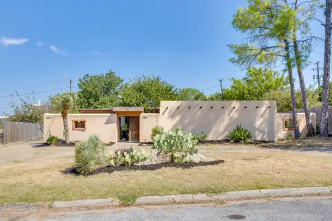 Southwestern-Style Stucco Duplex