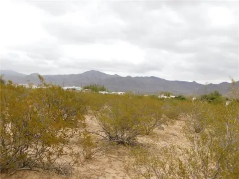 Land in Golden Valley, AZ