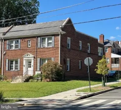 Four-Unit Multifamily Building in Washington