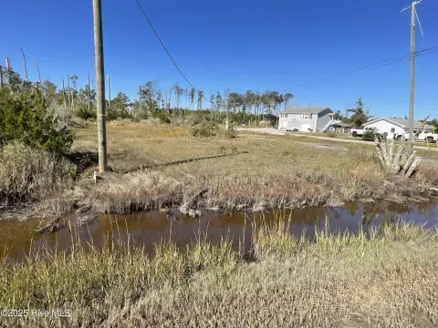 Coastal Land in Davis, NC