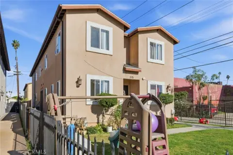 Los Angeles Duplex: Income Property