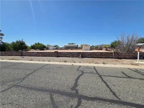 RV-Ready Desert Oasis Corner Lot