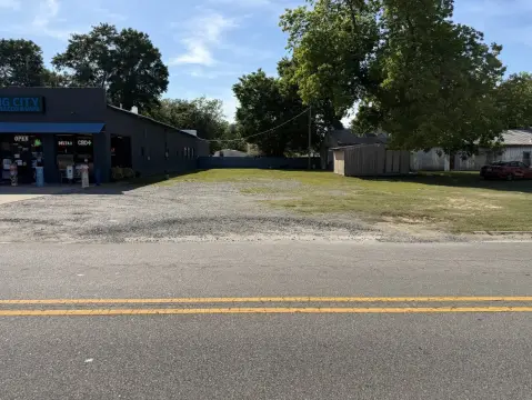 General Business Zoning Lot with Shop