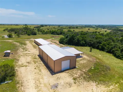 Flex Space with Oversized Workshop