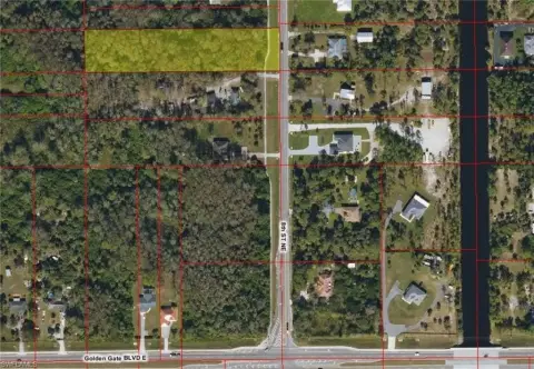 Residential Land in Naples, Florida