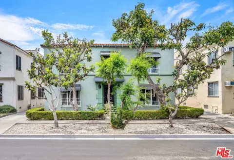 Bungalow Quadplex with Private Patios