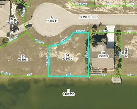 Gulf Access Waterfront Lot on Cul-De-Sac