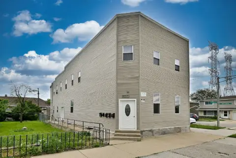 Remodeled Four-Unit Building in Chicago
