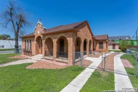 Live-Work Property with Garage Apartment