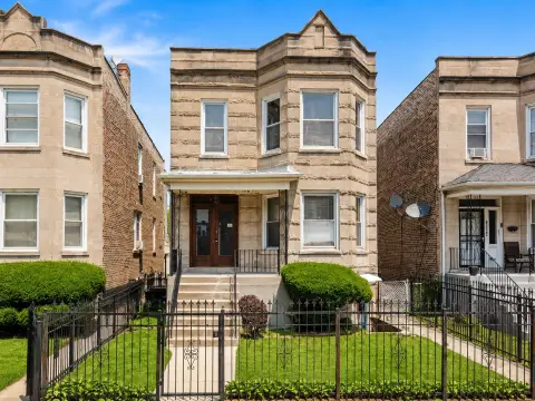 Chicago Two-Unit Building For Sale