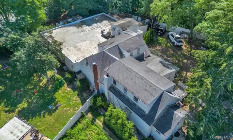 Flex Space on Commercial Lot