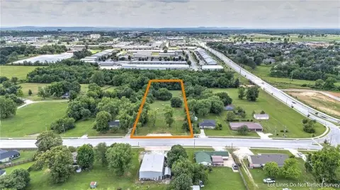 Commercial Land in Growing Area