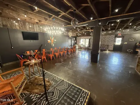 Versatile Commercial Building on Main