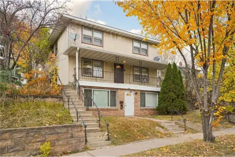 Saint Paul Apartment Building