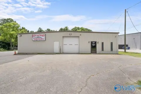 Body Shop and Light Industrial Building