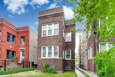 Chicago Multifamily Property in Old Irving
