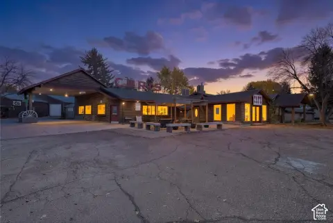 Mixed-Use Property with Restaurant