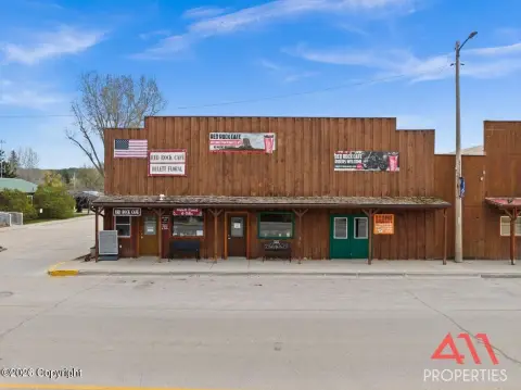 Restaurant With Pull-Through Shop