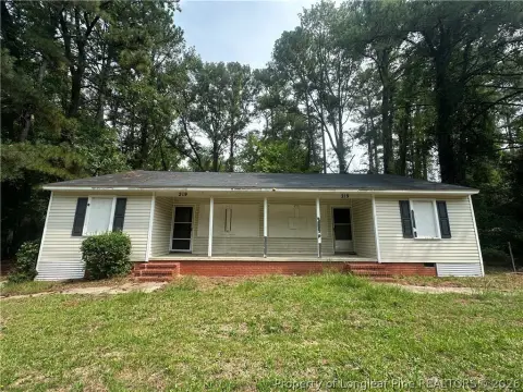 Duplex with Carpet Flooring
