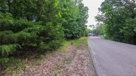 Level Lot in Sunrise Beach