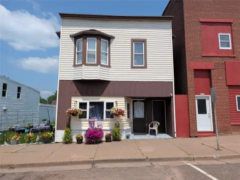 Updated Upper/Lower Duplex