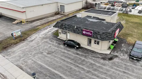 Versatile Commercial Building in Chilton