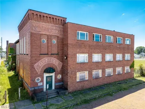 Warehouse Property with Loading Docks