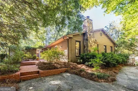 Renovated Duplex with Private Outdoor Spaces