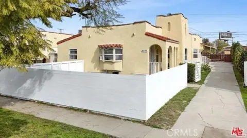 Triplex in Central Los Angeles