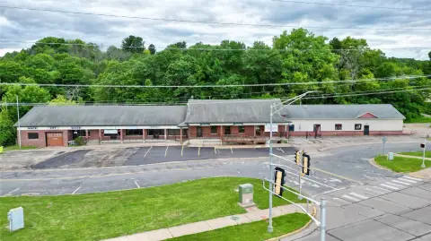 Six-Unit Retail and Office Complex