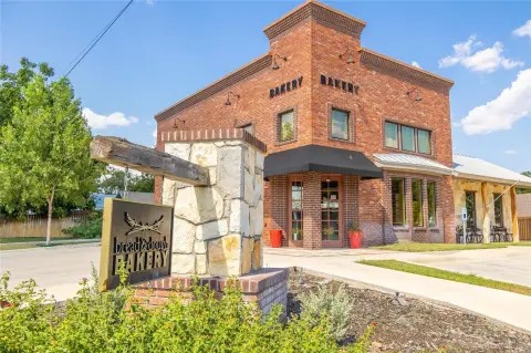 Restaurant Building with Commercial Kitchen