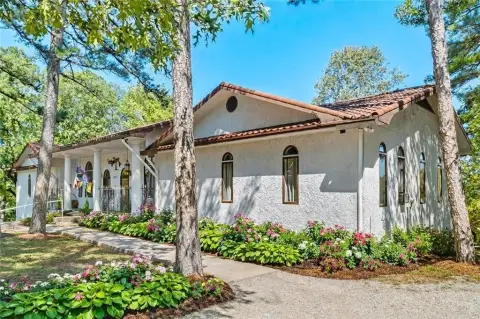 Turn-Key Tourist Lodging Opportunity