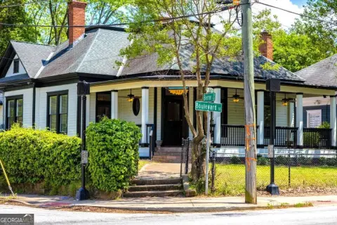Corner-Lot Duplex with Two Units