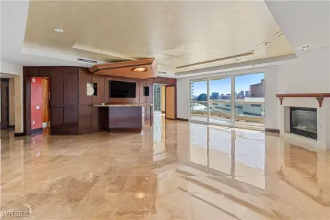 Las Vegas High-Rise Residence