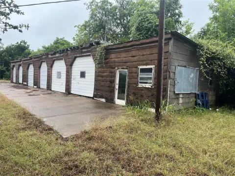 Warehouse Property with Storage Buildings